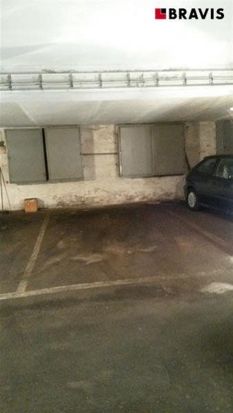 Pronájem  garážového stání, Brno - Bytrc, ul. Valouškova, obrázek č. 3