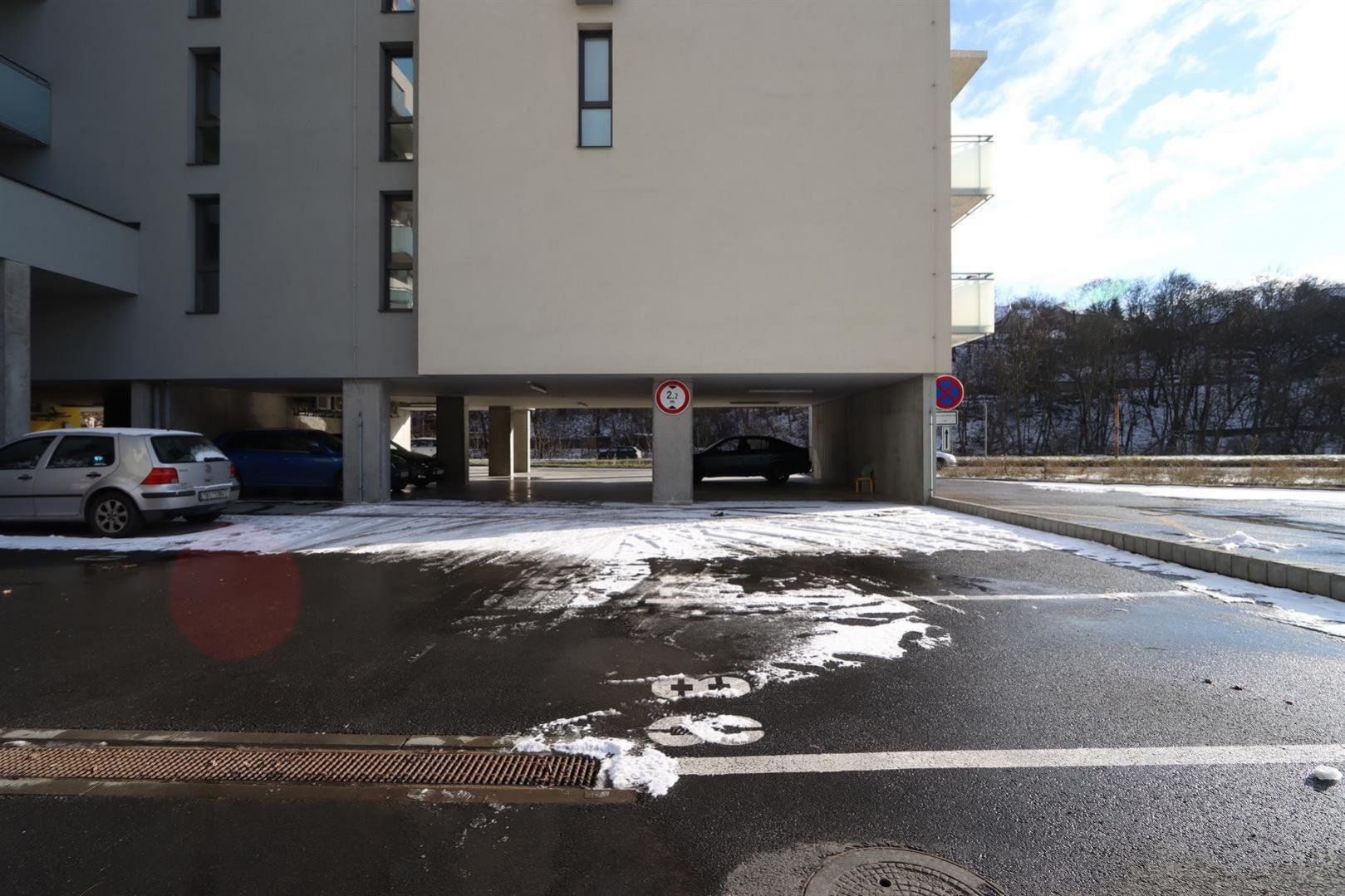 Pronájem venkovního parkovacího stání, Brno - Staré Brno, ulice Poříčí, obrázek č. 2