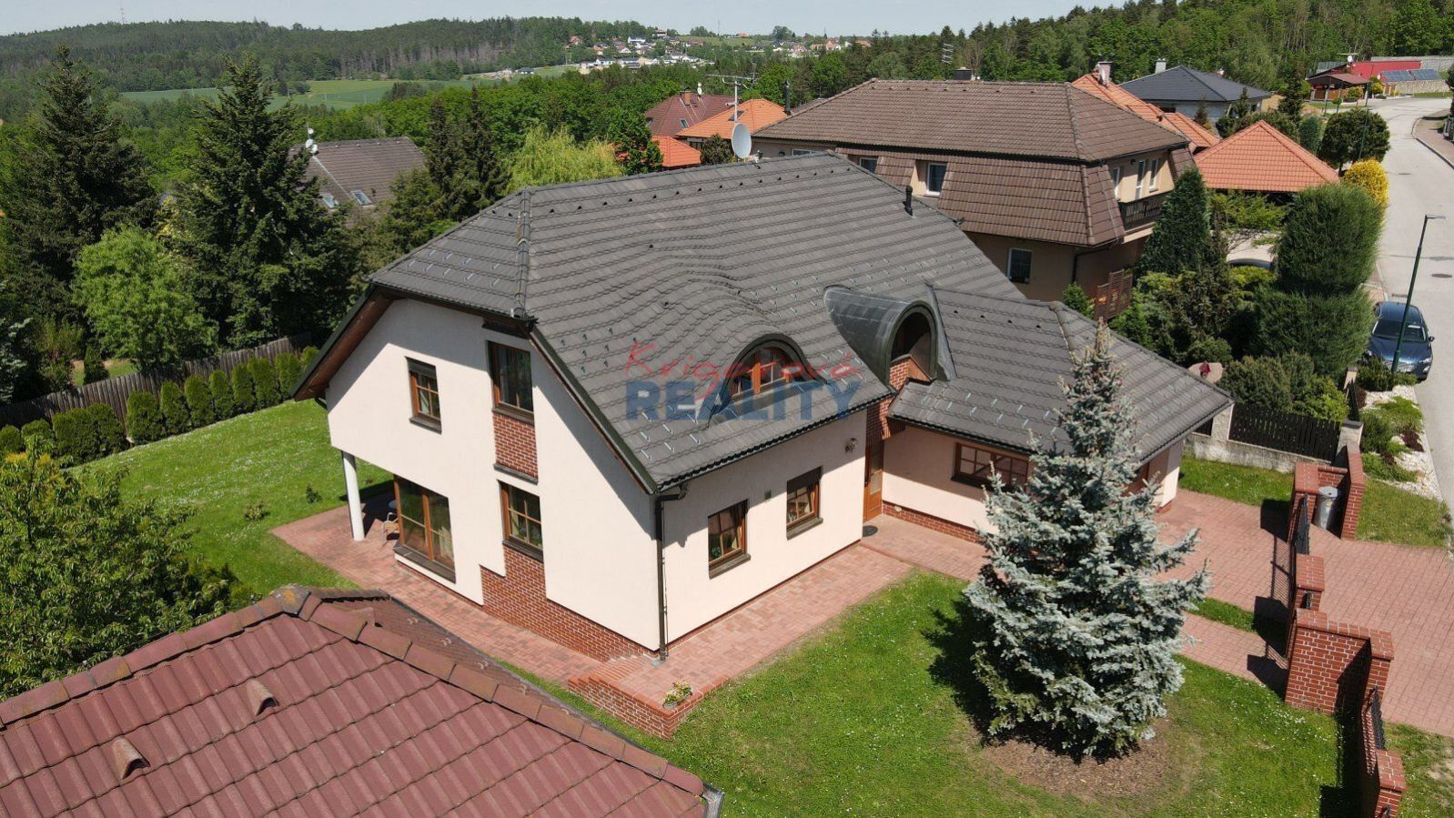 Prodej domu u Českých Budějovic 6+kk s garáží