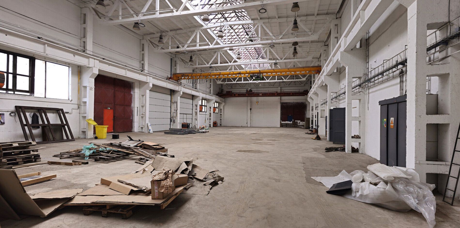 Výrobně skladovací hala 1.600 m2 se dvěma jeřáby 5 tun a zpevněnou plochou, obrázek č. 3
