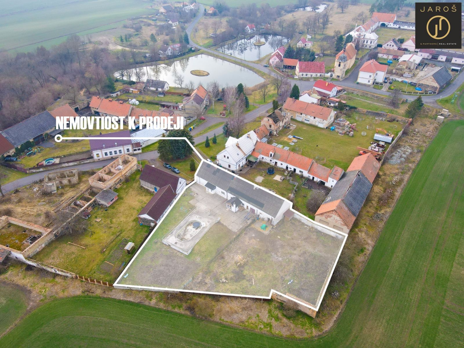 Prodej zemědělské usedlosti 420 m2 s pozemkem 3028 m2, Veliká Ves, okr. Chomutov, obrázek č. 2