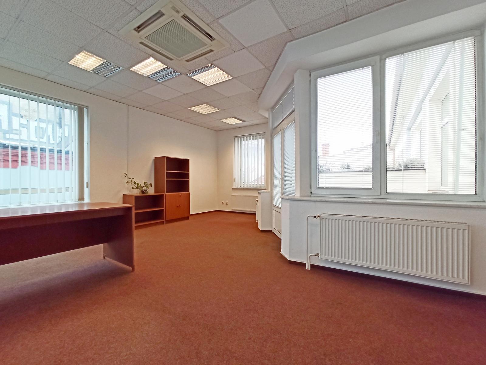 Pronájem kanceláře, Brno - střed, ul. Špitálka, výloha, balkon, parkování zdarma, obrázek č. 3
