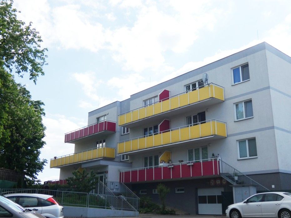Prodej bytu 1+kk, 36 m2, terasa 18m2, balkon 14m2, Praha 9, Vinoř, Českodubská