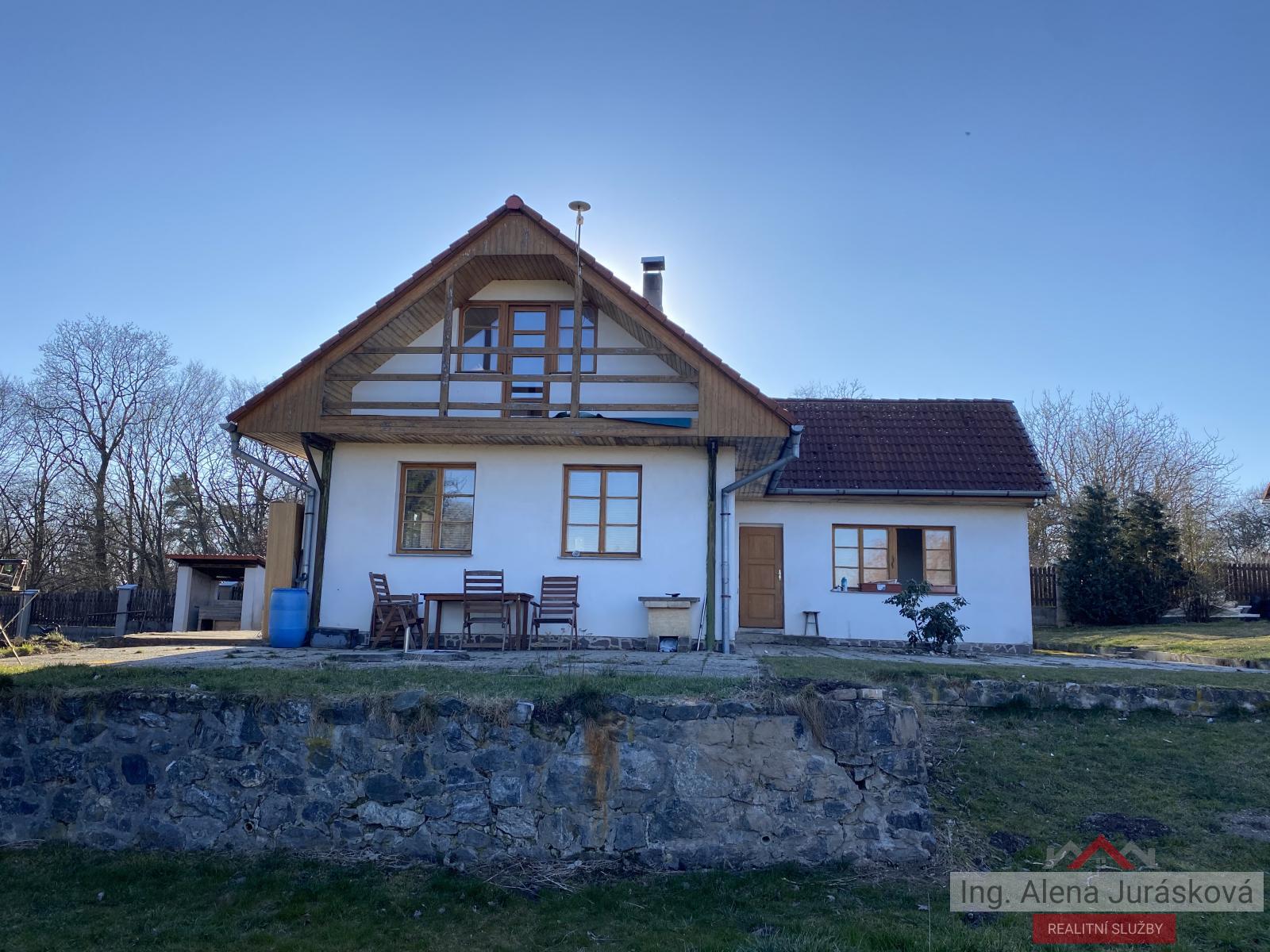 Prodej rodinného domu 4+kk, 160 m2, stodola s garáží 128 m2, pozemek 7735 m2, Chyňava