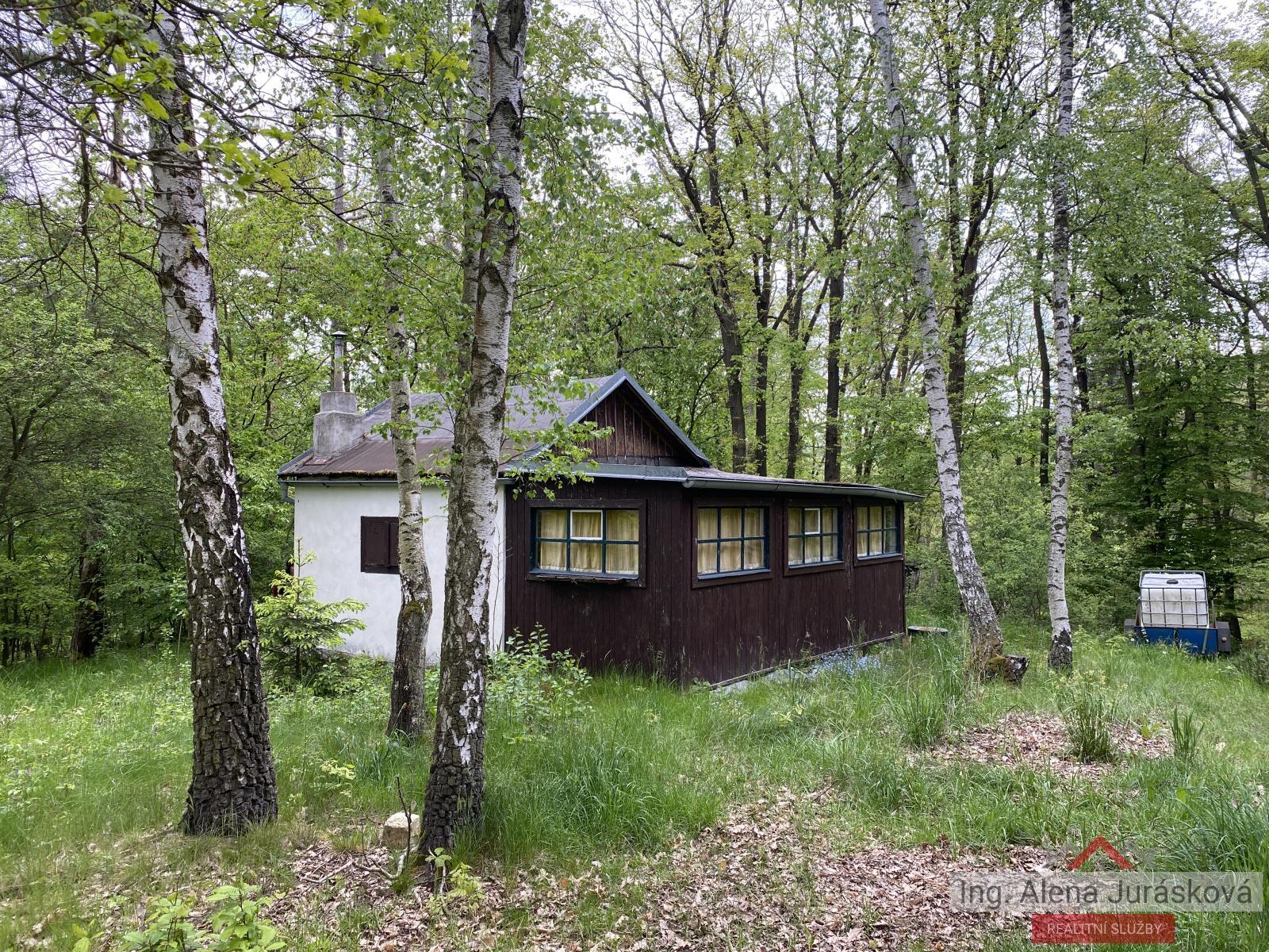 Prodej chaty 44 m2 na lesním pozemku, Hradištko pod Medníkem