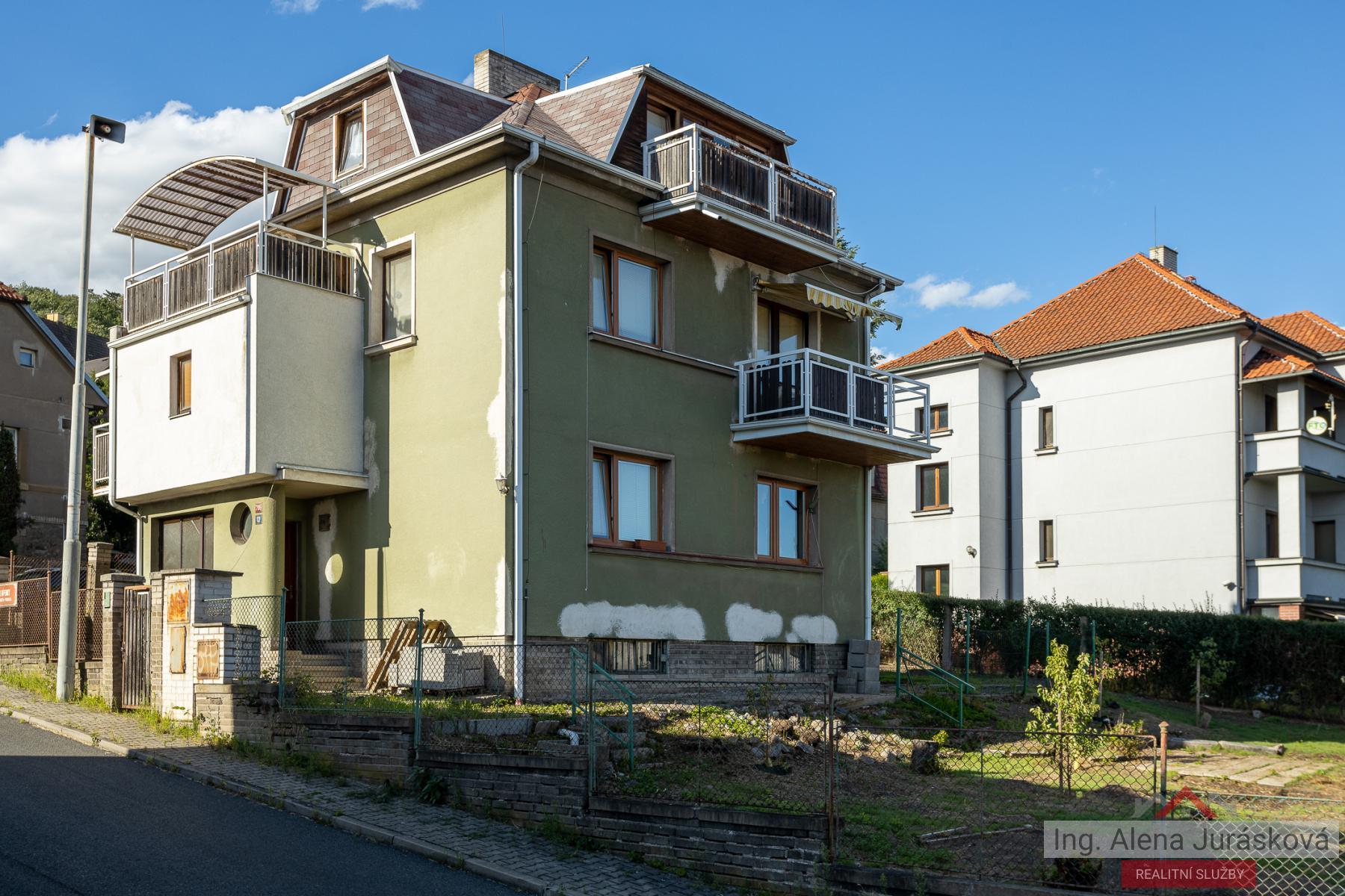 Rodinný dům se třemi byty a zahradou 585 m2, U Vápenky, Praha 5, Radotín