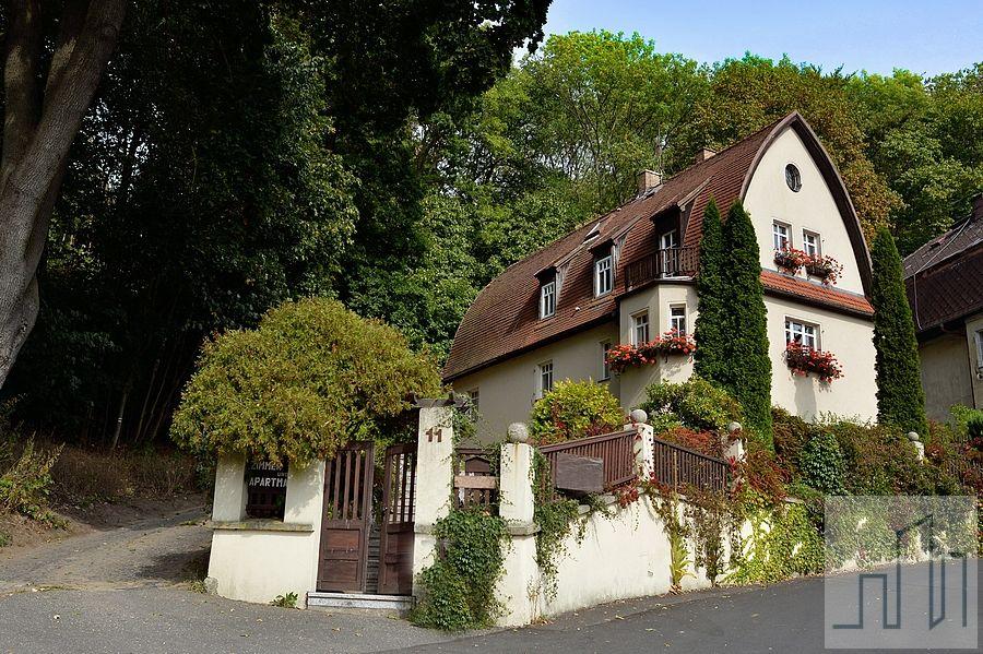 Prodej výjimečné prvorepublikové vily v Karlových Varech