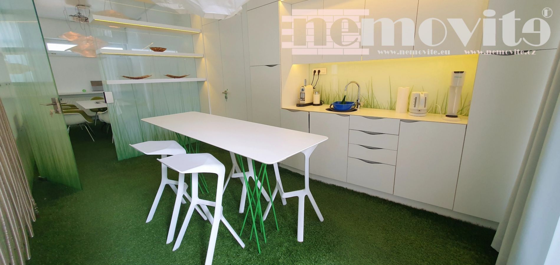 Exkluzivně nabízíme na prodej kompletně vybavenou luxusní kancelář - Jesenice, Praha západ