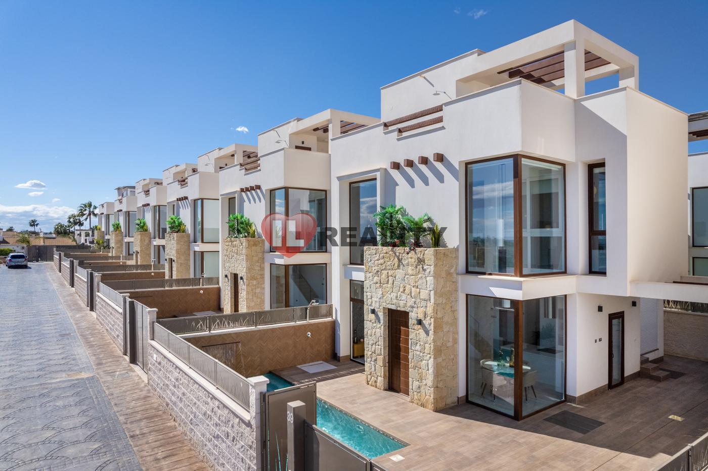Prodej luxusní vila 4+kk, 116 m2, pozemek 206 m2, Los Montesinos, Bazén
