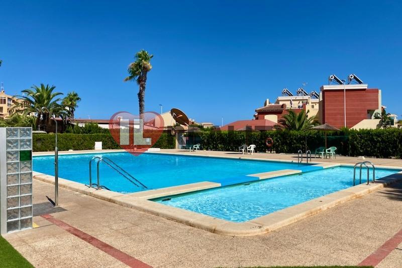 Prodej apartmán 3+kk, bazén, Aguas Nuevas, Torrevieja 
