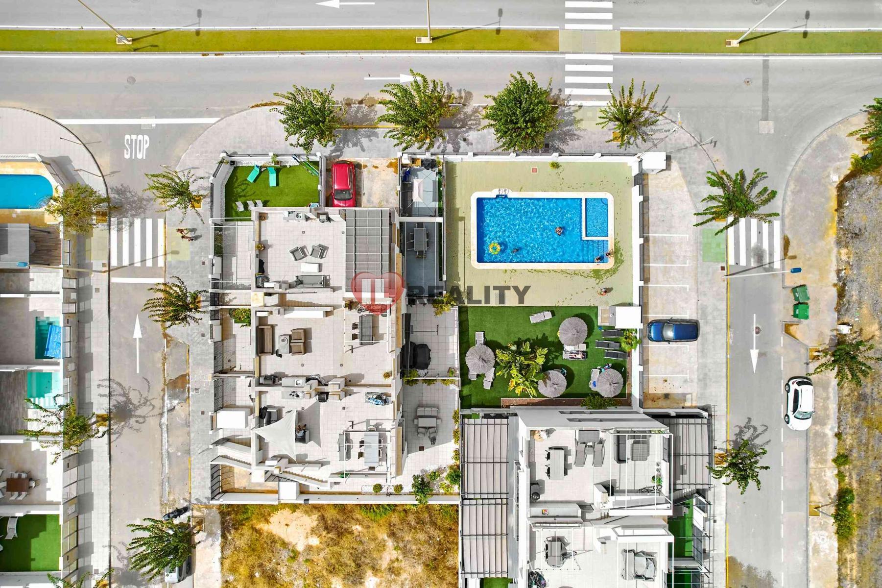 Prodej moderní apartmán 3+kk, bazén, zahrada v blízkosti pláže Torre de la Horadada , obrázek č. 2