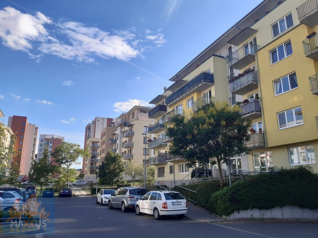 Pronájem bytu 3+kk (85 m2) + 3x balkón (10 m2), Praha 9 - Čakovice, Blachutova, obrázek č. 2