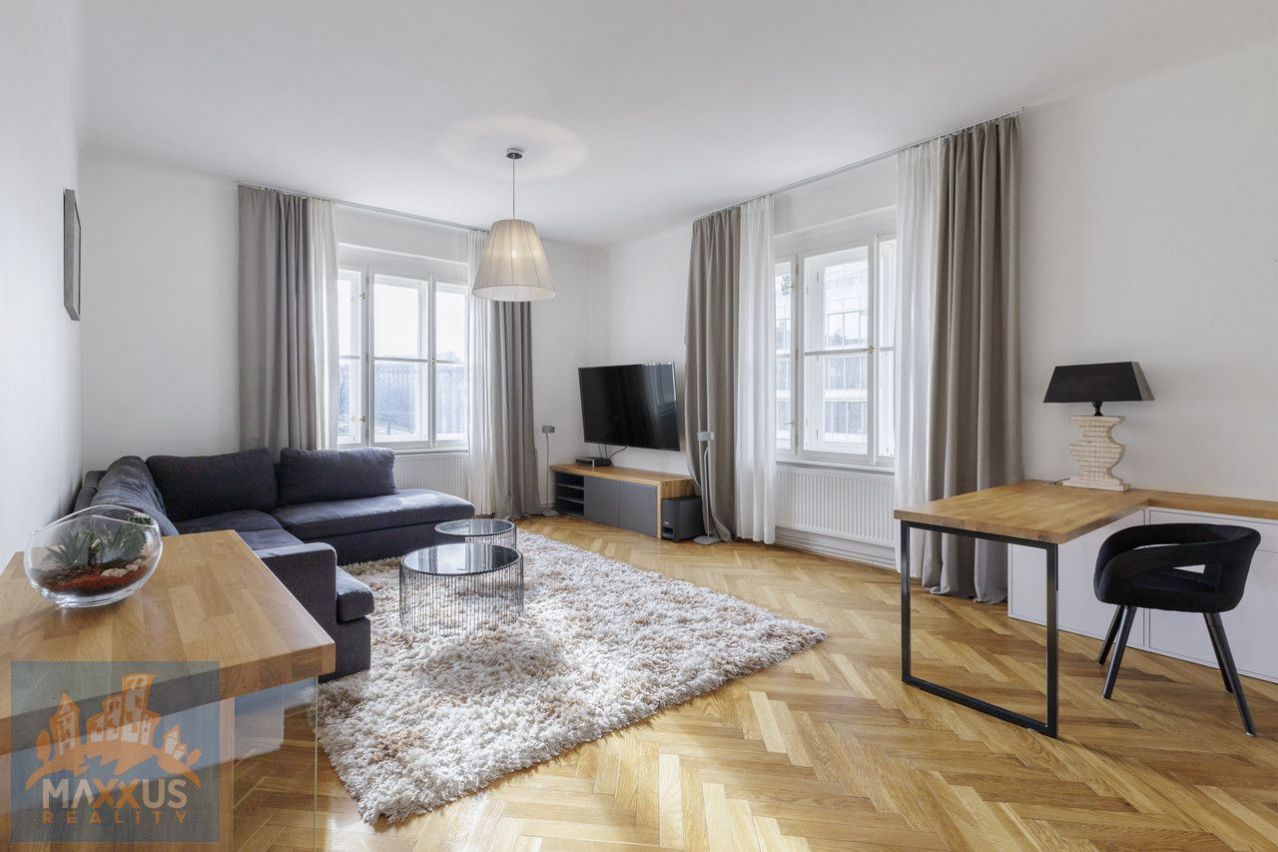 Pronájem velkorysého bytu 3+1 (145 m2) ve vyhledávané části Praha 6 - Bubeneč