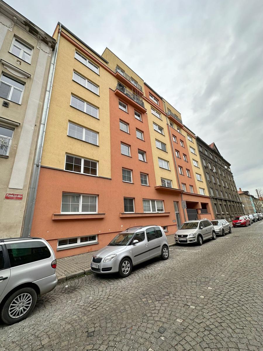 Pronájem mezonetového bytu 2+kk a parkovacího stání v Plzni na Slovanech, obrázek č. 3