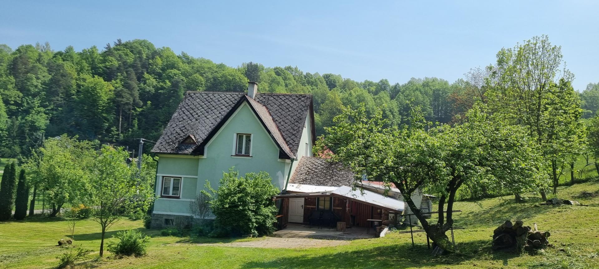 Prodej rod. domu 3+1 s velkým pozemkem  (6000 m2) v obci Tomíkovice, obrázek č. 3