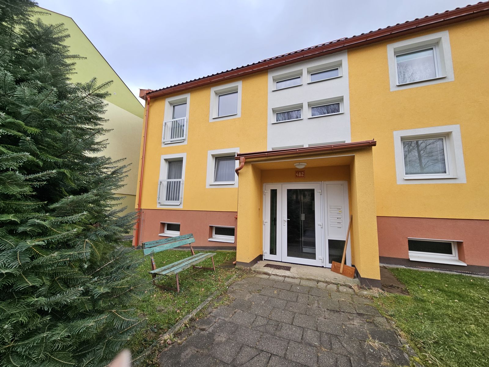 Prodej pěkného družstevního bytu 3+1 ( 67 m2) s balkónem na ul. Haškova v České Vsi, obrázek č. 1