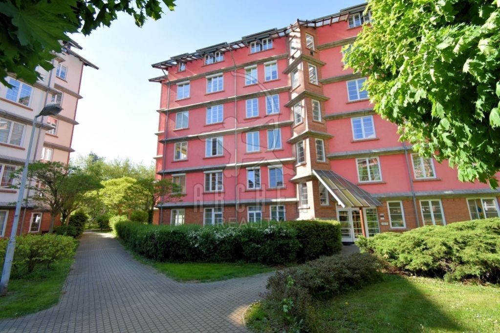 Prodej bytu 5+1/ balkon/ sklep, 173 m2, 2 garážová stání, OV, Praha 6 - Veleslavín, ul. Pláničkova, obrázek č. 1