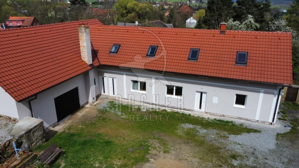 Exkluzivně - Prodej bytu 3+kk, 68 m2 s pozemkem 770 m2, Břežany u Lešan, obrázek č. 1