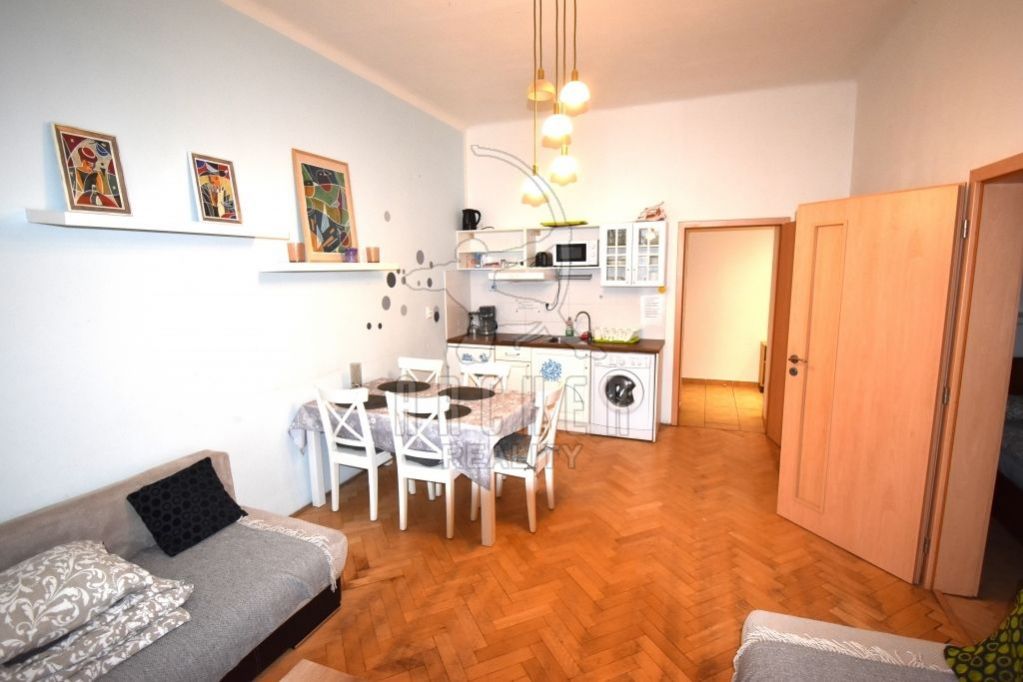 Prodej bytu 4+1 OV, 82,50 m2, Praha 2 - Vinohrady, ul. Korunní, obrázek č. 1