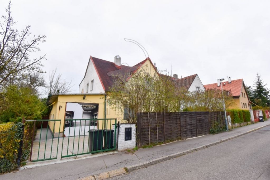 Prodej RD/T/G/S, 282 m2, pozemek 588 m2, Praha 5 - Stodůlky, ul. K Fialce, obrázek č. 1