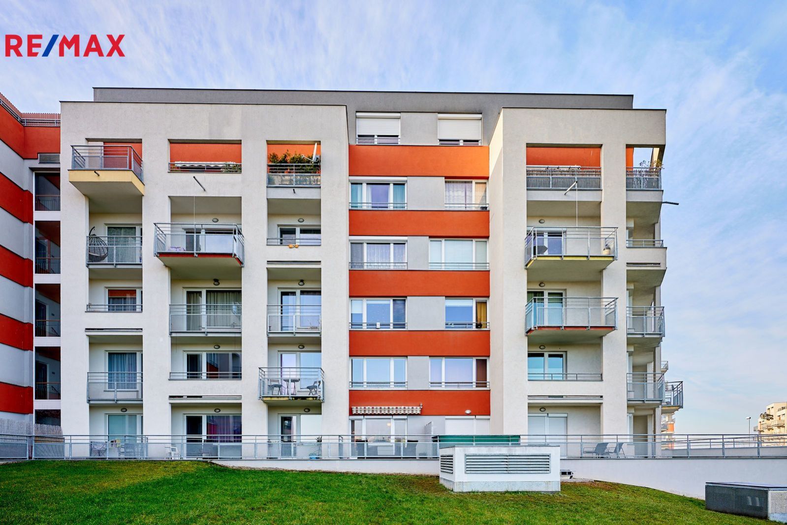 Prodej bytu 3+KK 76m2( byt) +30m2 ( terasa a lodžie) Mišovická , Zlicín, Praha 5, obrázek č. 3