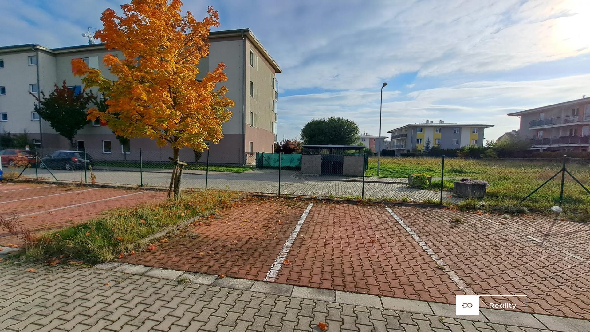 Parkovací stání v oploceném areálu - Lysá nad Labem, Vichrova ul., obrázek č. 3