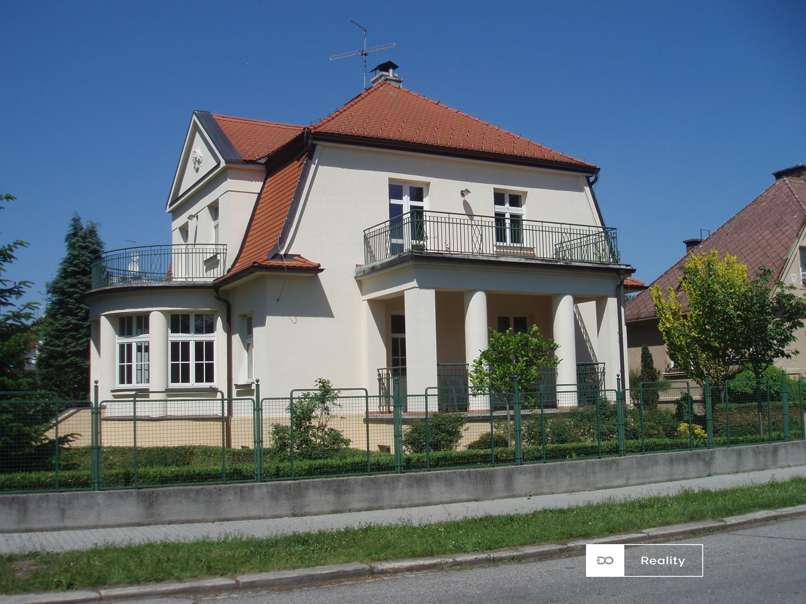 Prvorepubliková vila se zahradou a dvěma terasami ve vilové čtvrti u nemocnice, ul. Grünwaldova, ČB, obrázek č. 2