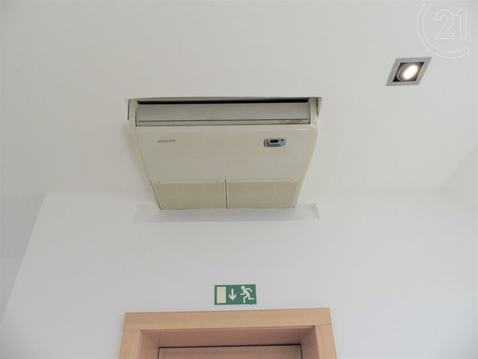 Pronájem, klimatizované Kanceláře 100 m2, náměstí Míru - Zlín, obrázek č. 3
