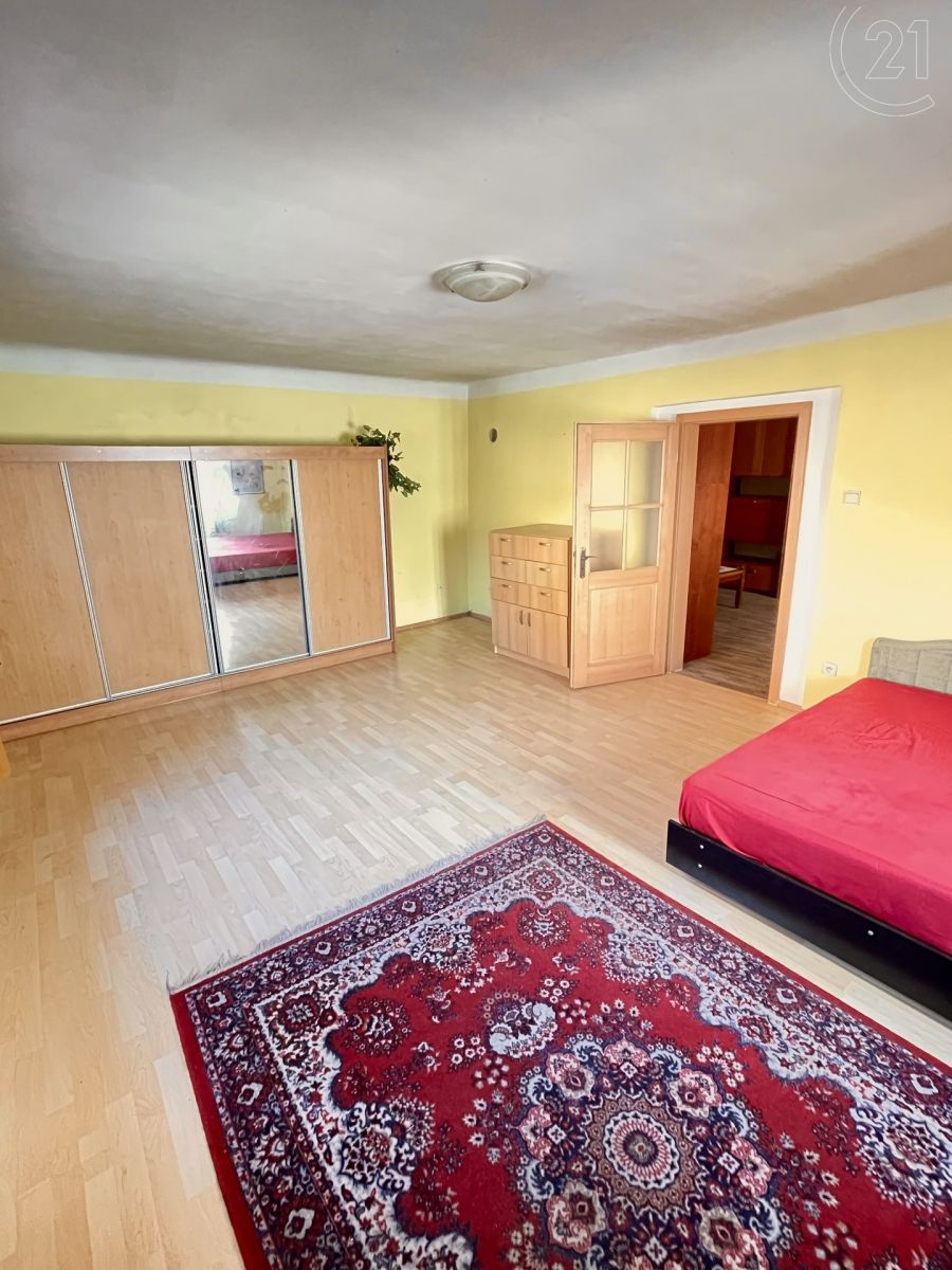Pronájem bytové jednotky 3+1, 90 m2 - obec Černuc (Slaný, Velvary), obrázek č. 3