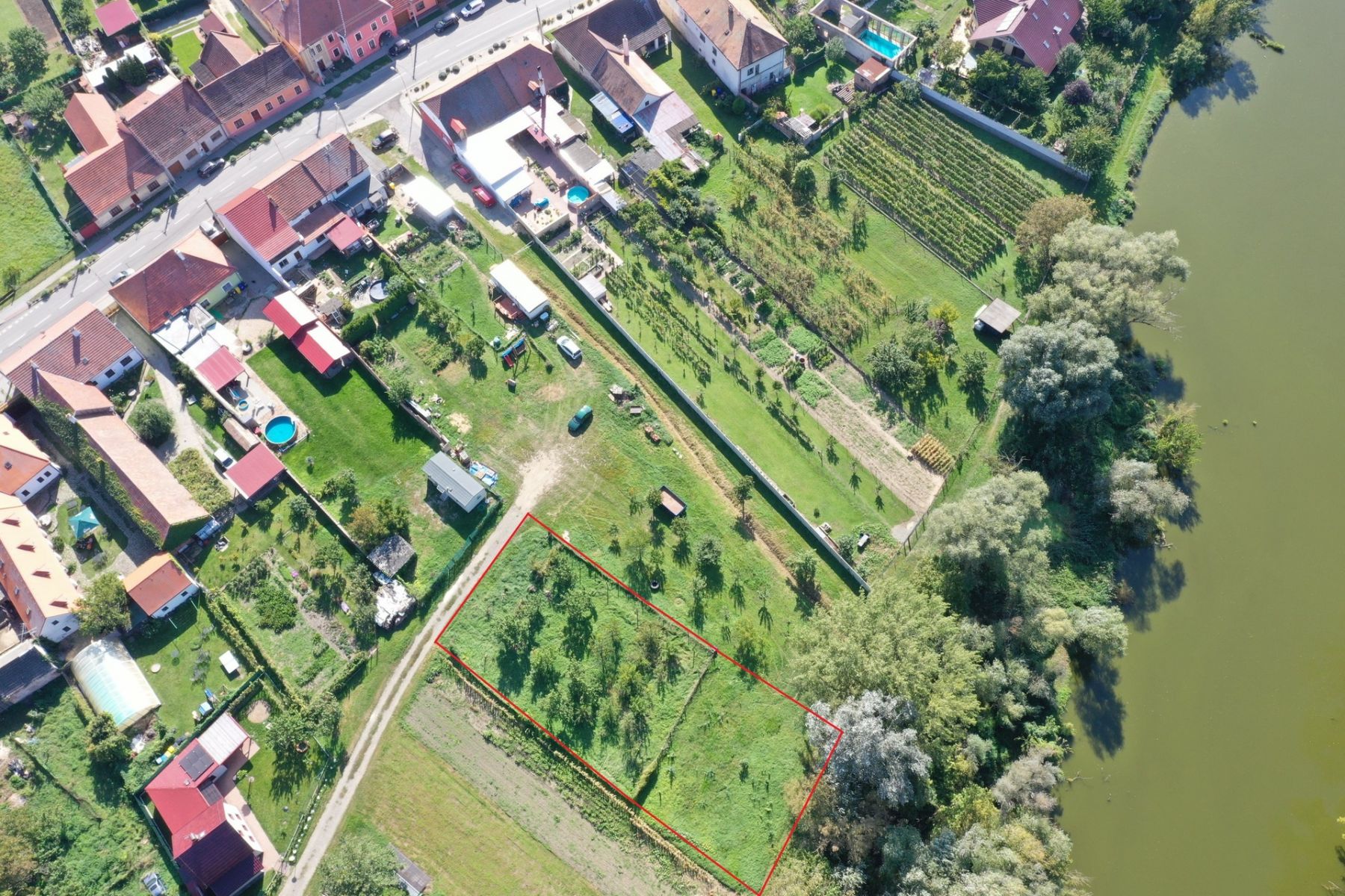 Prodej zahrady o výměře 958 m2,  Dolní Věstonice, obrázek č. 2
