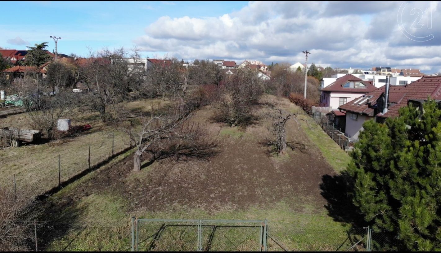 Stavební pozemek 1200 m2 Moravany u Brna, obrázek č. 1