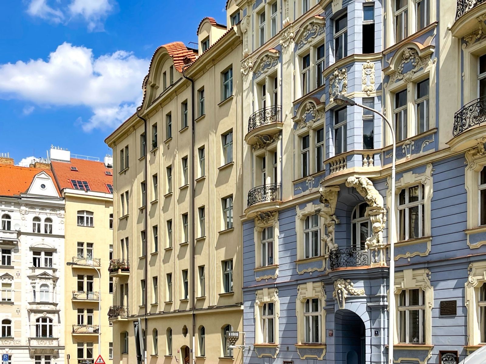 Prodej prostorného bytu 3+1,  93,7m2 - Praha - Vinohrady, obrázek č. 1