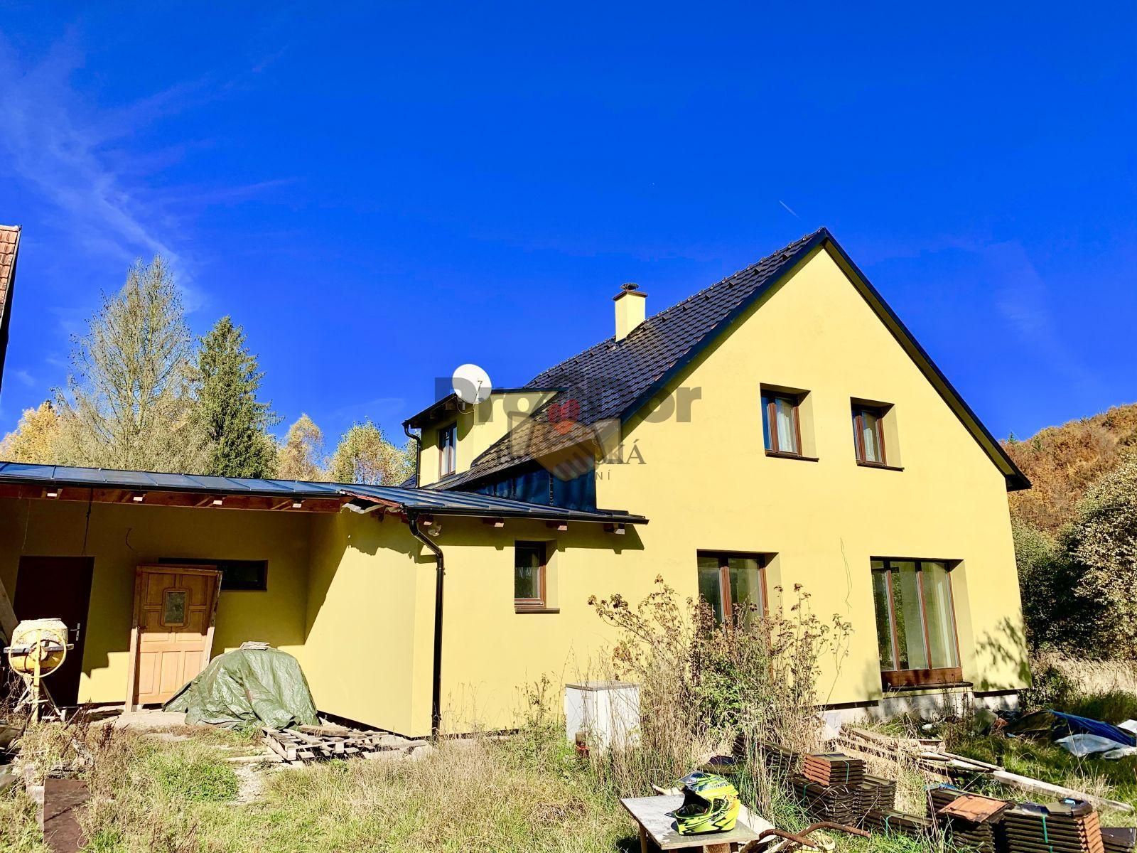Prodej rodinný dům 4+1, obec Rajnochovice, okres Kroměříž, CP 3654 m2