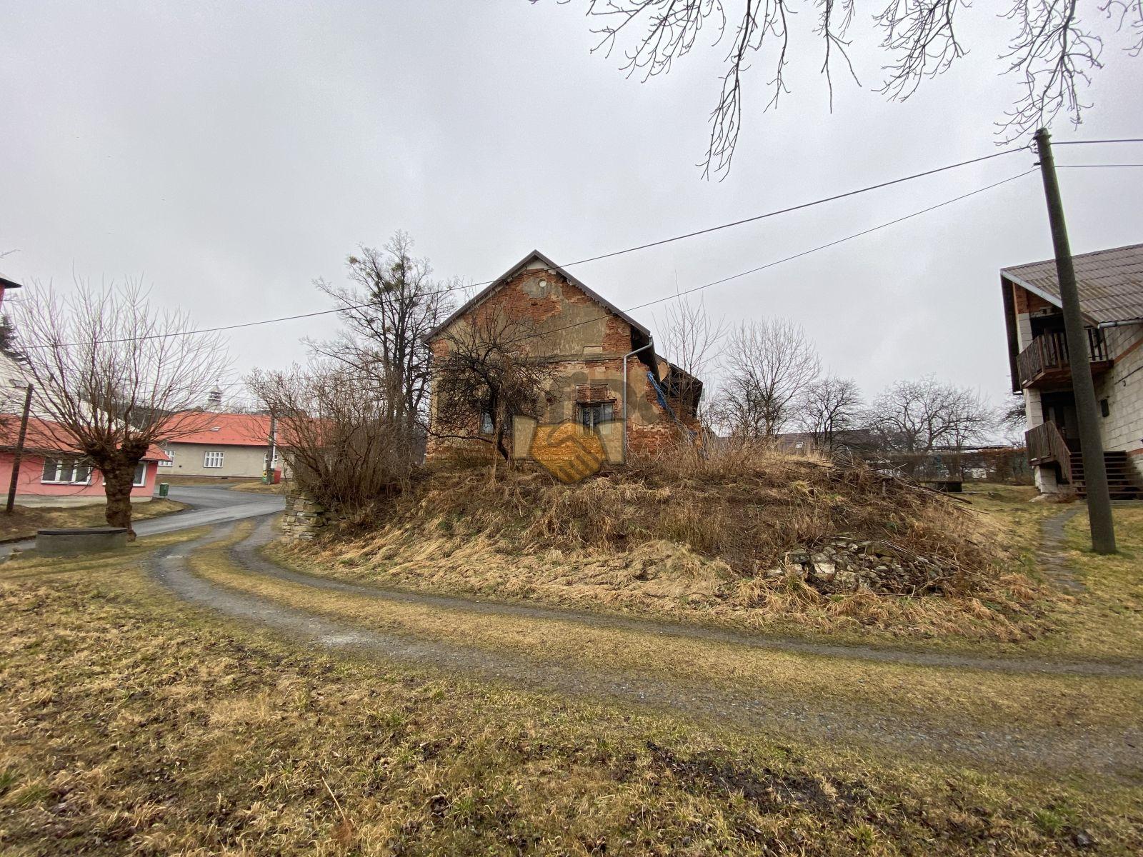 Prodej rodinného domu v obci Police u Valašského Meziříčí, CP 737 m2, obrázek č.2
