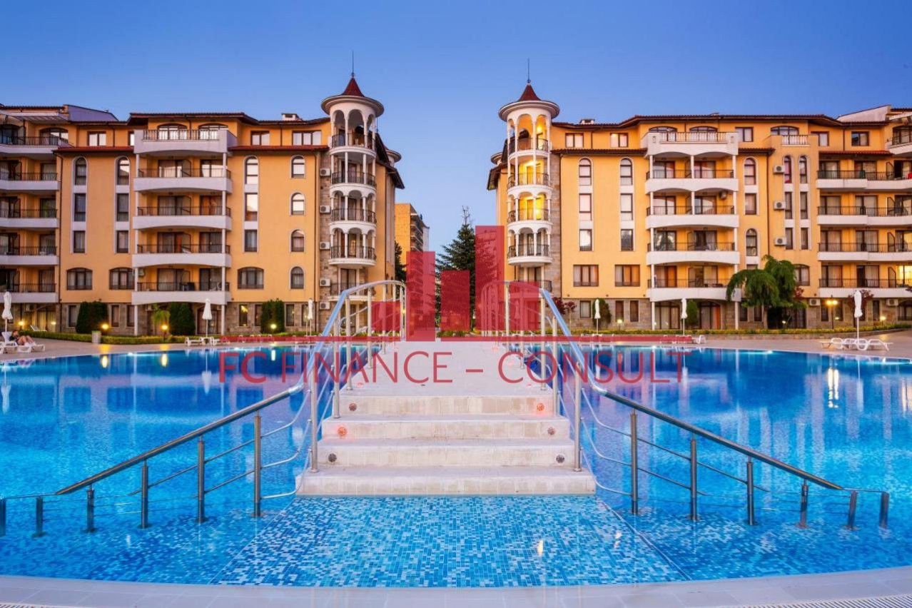 Moderní byt 2+kk s výhledem na bazén na Slunečném pobřeží v Bulharsku