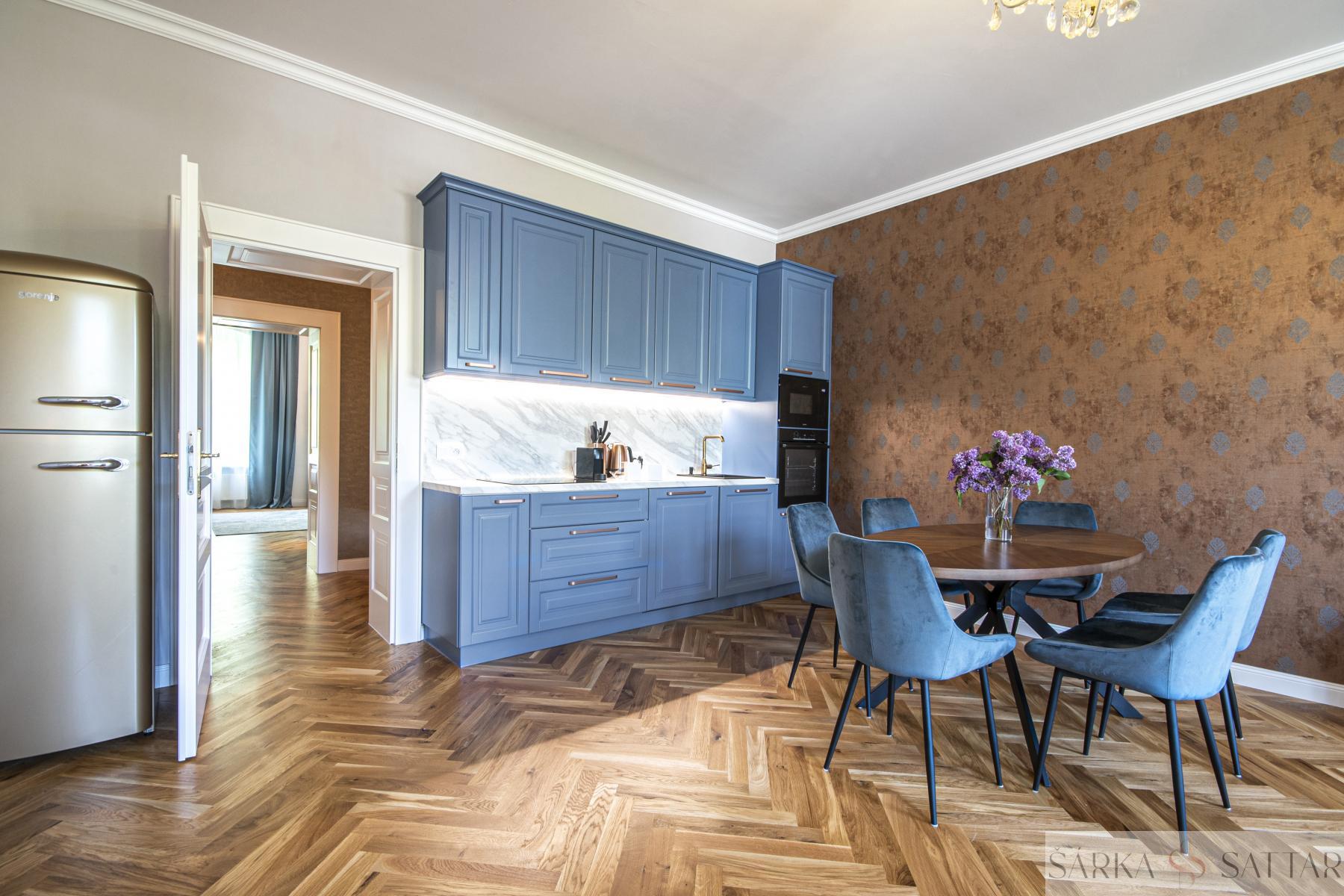 Prodej zrekonstruovaného luxusního bytu 4+kk 118m2  v srdci Karlových Varů, ulice Zahradní , obrázek č. 2