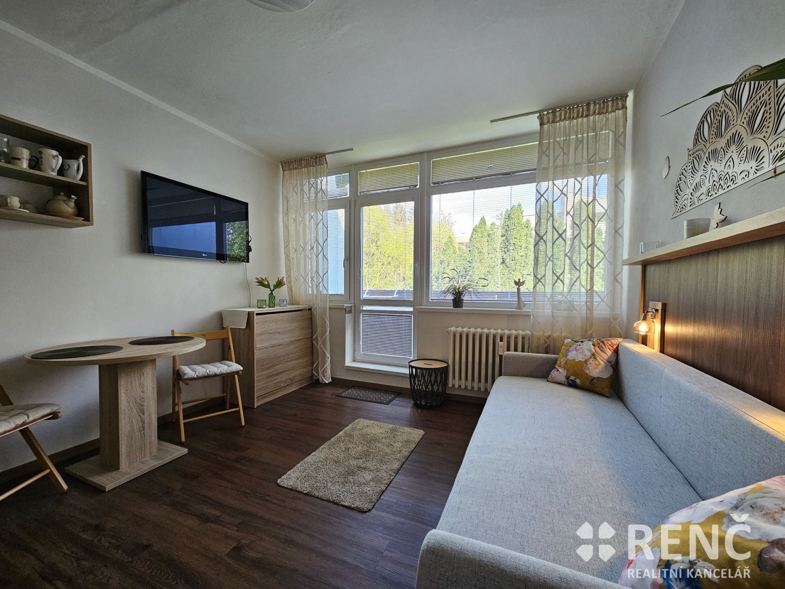 Prodej zrekonstruovaného bytu o velikosti 1+kk na ulici Leoše Janáčka mezi lázeňským parkem a přehra, obrázek č. 1