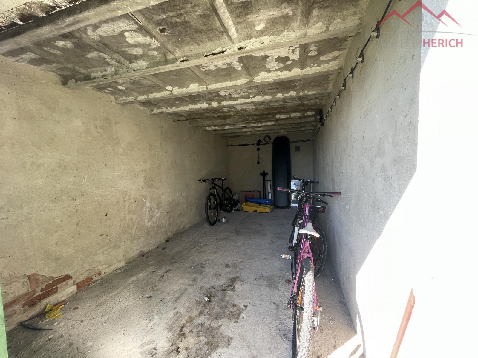 Exkluzivní pronájem garáže (16 m2) Zadní Vinohrady, Chomutov, obrázek č. 3
