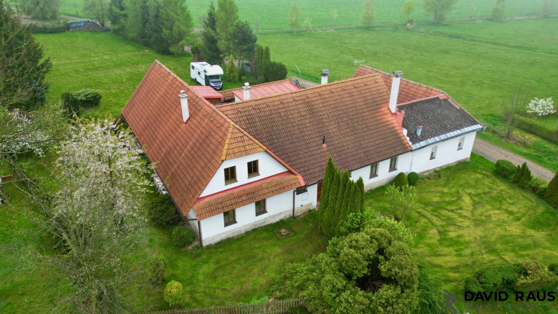 Prodej rodinného domu s pozemkem (3860 m2), Pomezí, obrázek č. 1