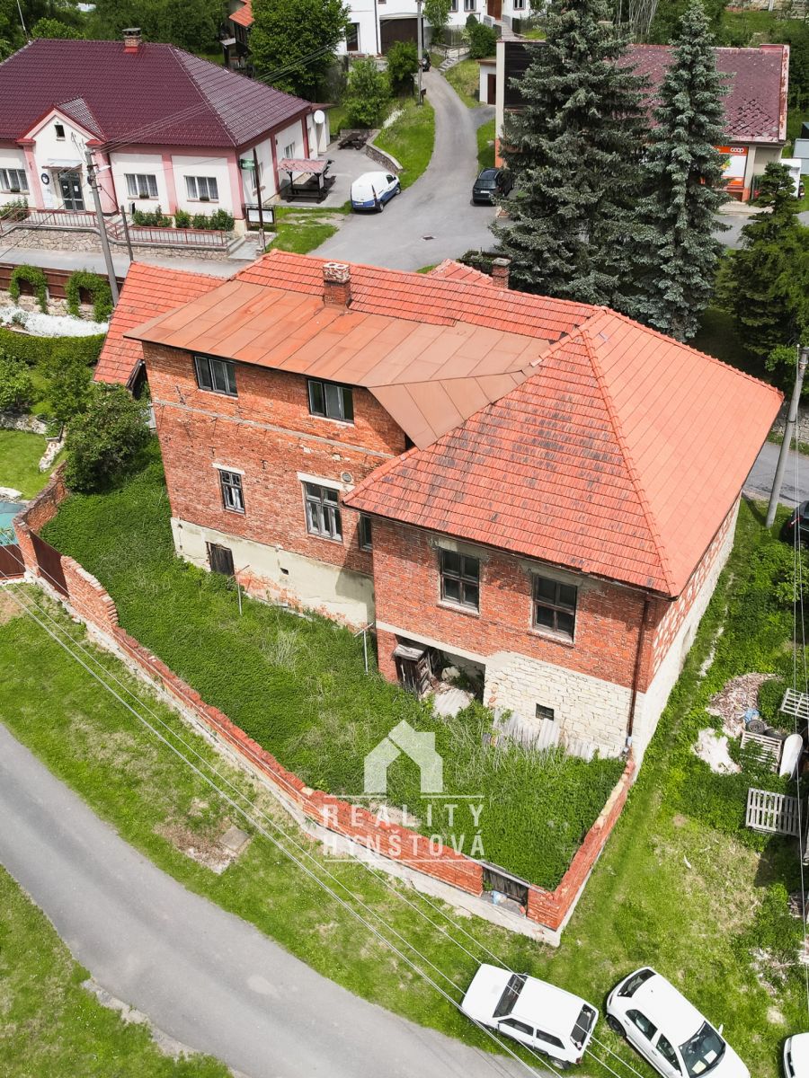 Prodej dvoupodlažního domu v obci Chrastavec, CP 455 m2,, obrázek č. 1