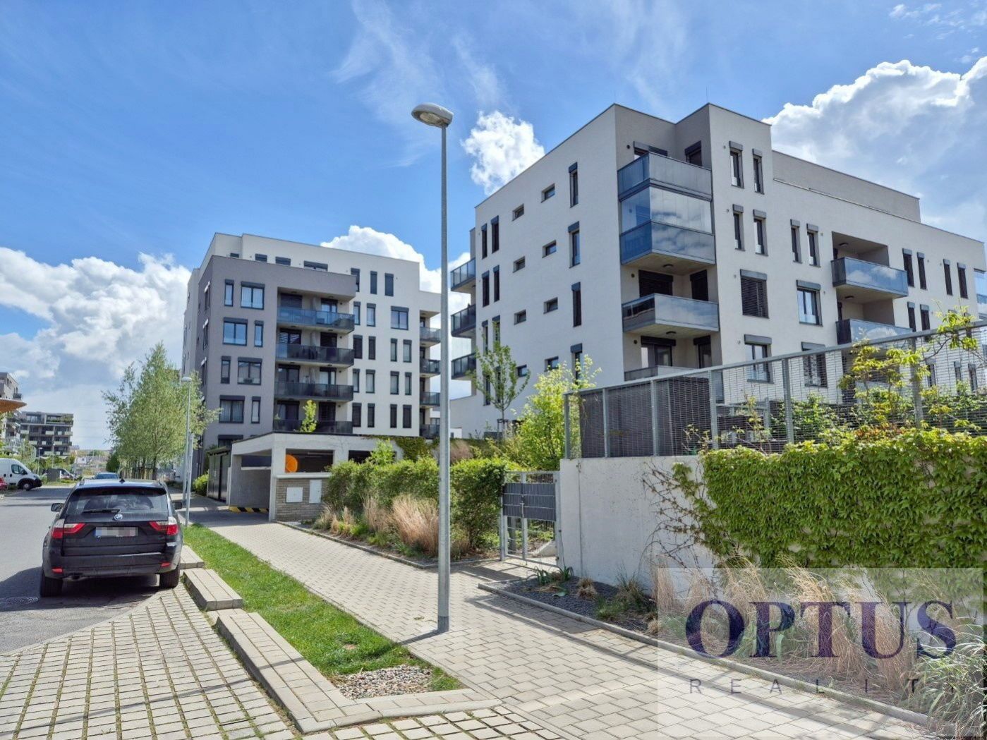P9 Hloubětín, ul. Waltariho, nový slunný byt 3 + k.k., balkon, 77 m2, sklep, garáž, 27.000 Kč/měsíc, obrázek č. 1