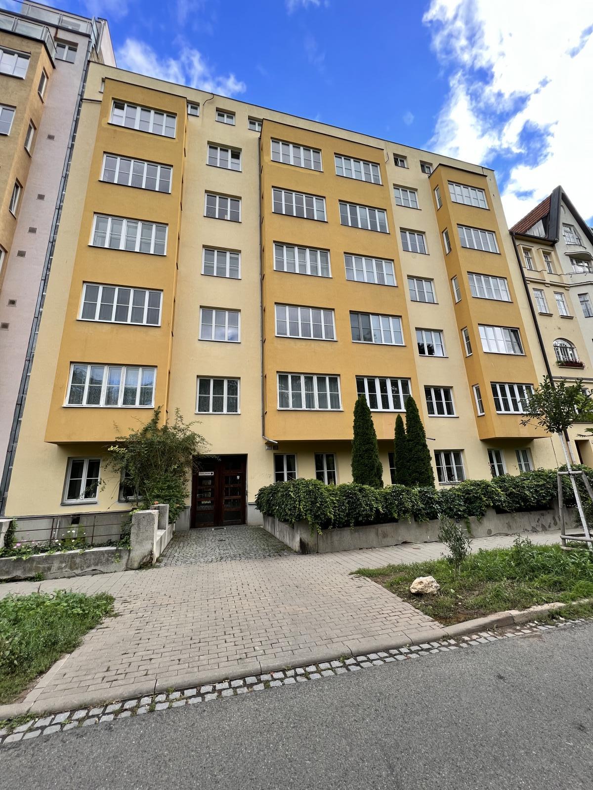 OV 3+kk Brno  Veveří, ul.Botanická,  CP 120,07 m2, k celkové rekonstrukci, vhodné na kanceláře