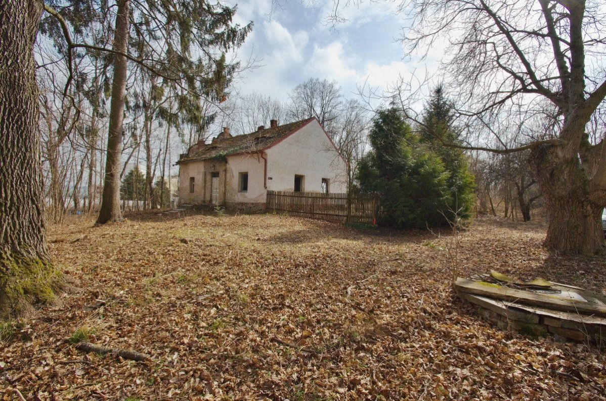 Prodej pozemku 1 553 m2 , Benešov, obrázek č. 1