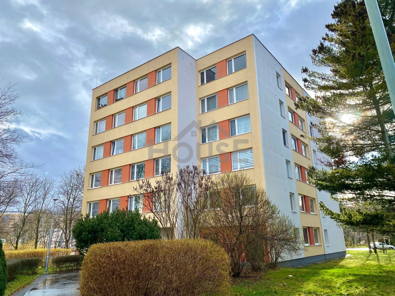 Prodej bytu 2+kk, 46,7 m2, Praha 8 - Kobylisy, obrázek č. 1
