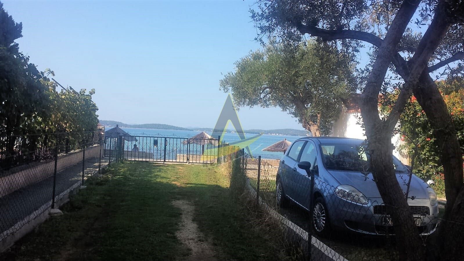Prodej apartmánového domu 50 m od moře v Chorvatsku, obrázek č.4