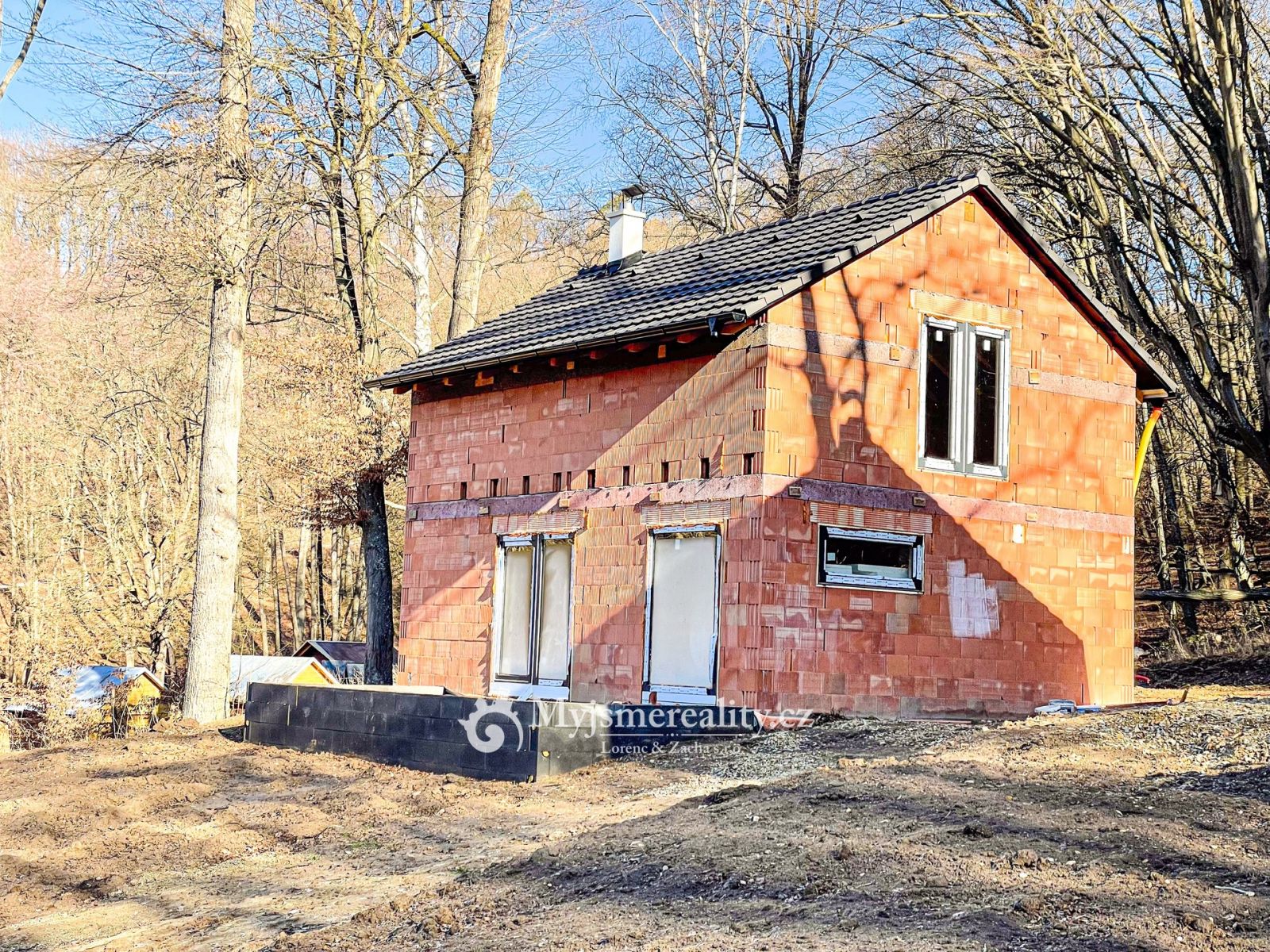 Prodej hrubé stavby chaty s pozemkem 443 m2, Vranovská přehrada okr. Znojmo, obrázek č. 1