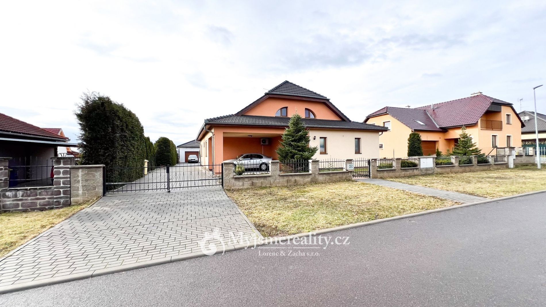 Prodej prostorného rodinného domu 5+kk, 300 m2 - Vrbovec, okr. Znojmo, obrázek č. 1