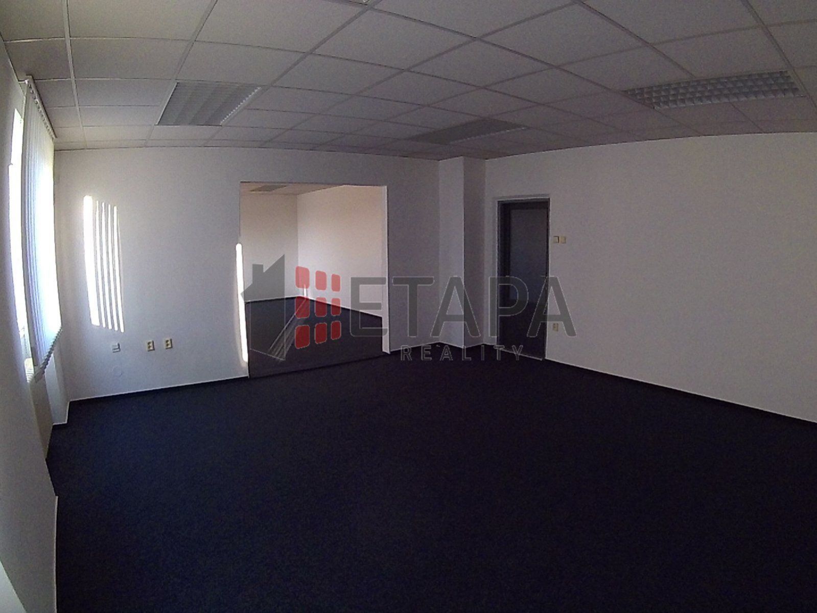 Pronájem dvou propojených  kanceláří o ploše  60 m2 v Žerotínově ul. v Českých Budějovicích, obrázek č. 2