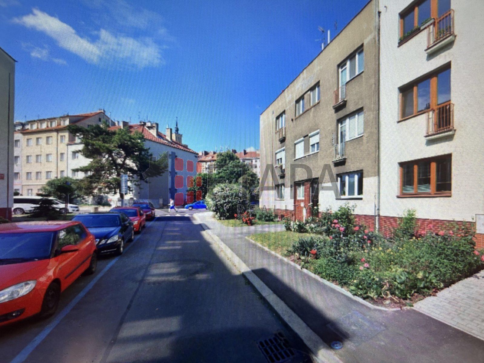 Pronájem zrekonstruovaného bytu 1kk v ul. Šestidomí , Praha 6 Bubeneč., obrázek č. 1