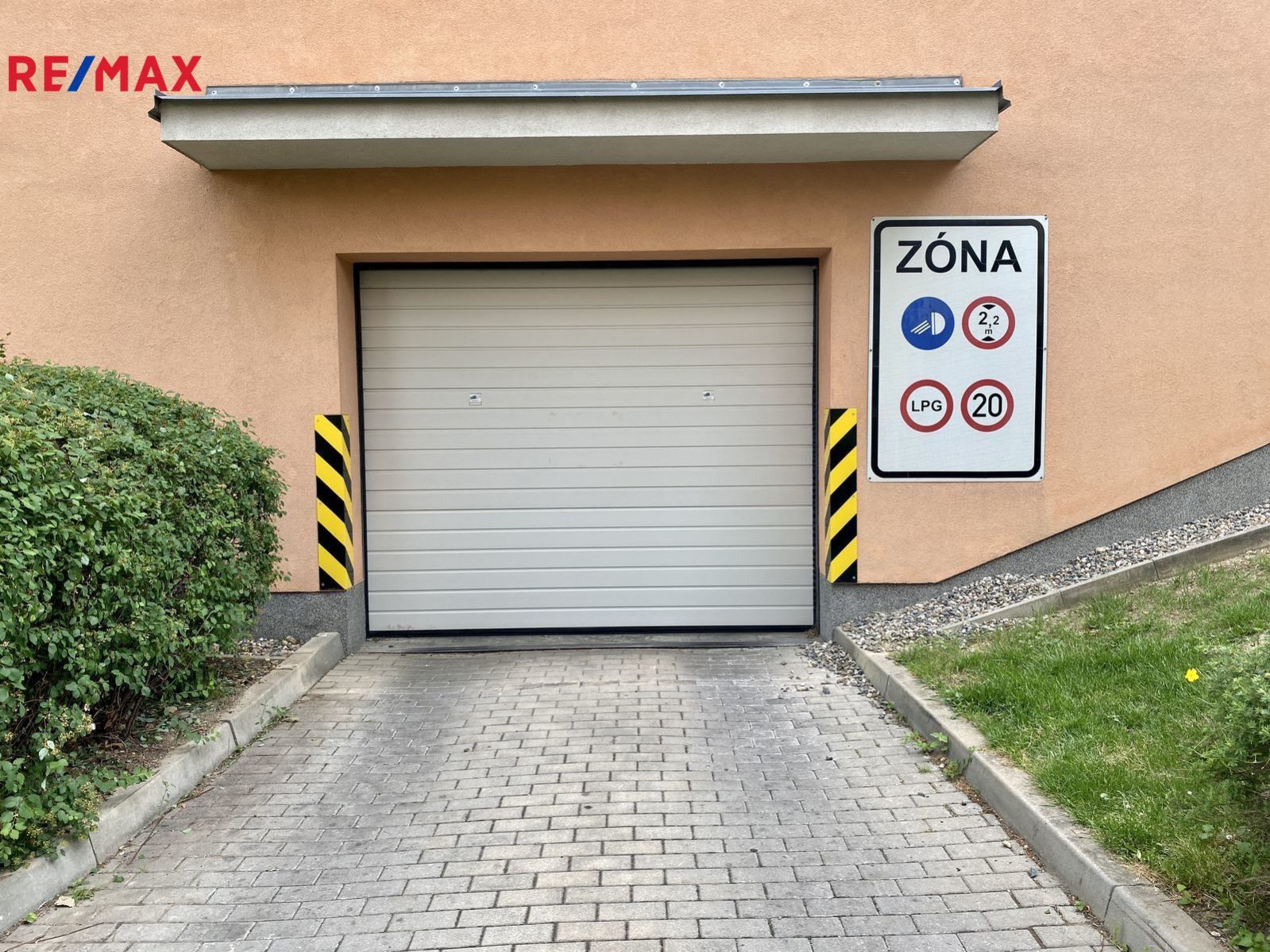 Pronájem garážového parkovacího stání, Praha 5 Stodůlky, obrázek č. 1